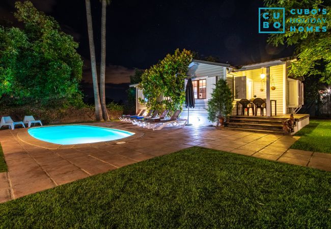 Casa rural en Alhaurin de la Torre - Cubo's Finca Los Ciruelos Casa rural en Alhaurin de la Torre - Cubo's Finca Los Ciruelos