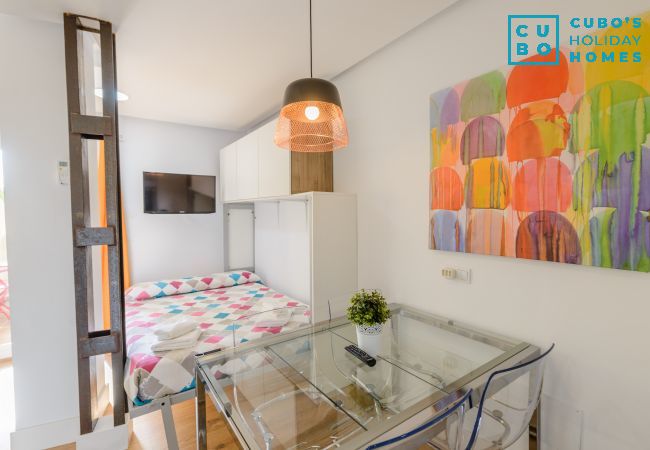 Salón comedor de este apartamento en Benalmádena