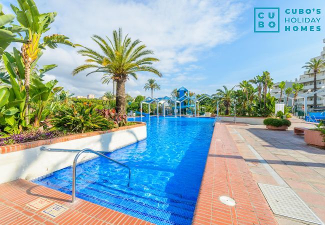 Piscina comunitaria de este apartamento en Benalmádena