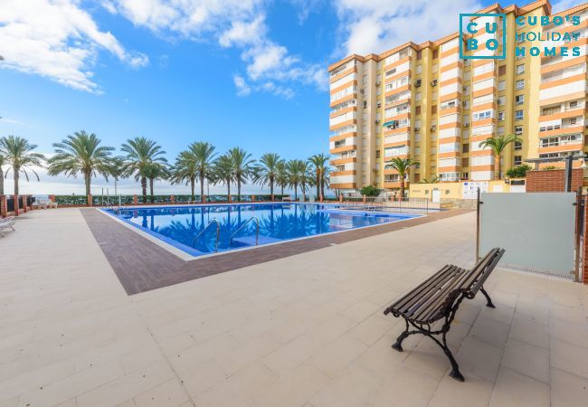 Piscina comunitaria de este apartamento en La Caleta de Vélez