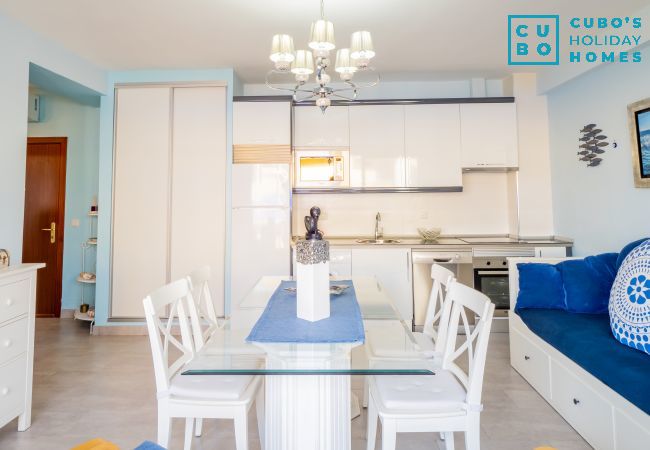 Salón comedor de este apartamento en Torremolinos