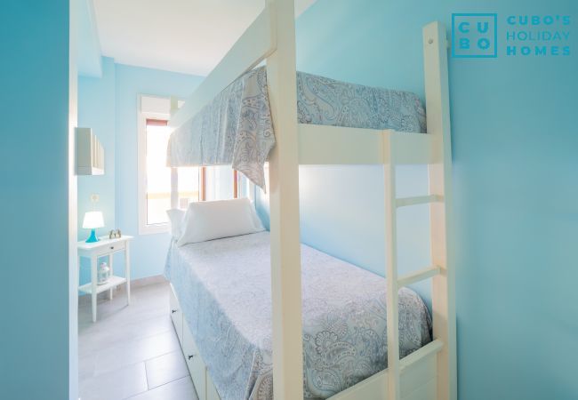 Dormitorio de este apartamento en Torremolinos