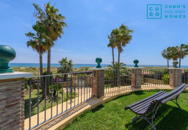 Jardín de este apartamento en Marbella