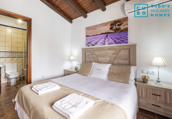 Casa rural en Alhaurin de la Torre - Cubo's Finca la Encina Casa rural en Alhaurin de la Torre - Cubo's Finca la Encina