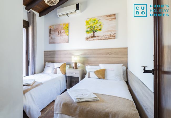 Casa rural en Alhaurin de la Torre - Cubo's Finca la Encina Casa rural en Alhaurin de la Torre - Cubo's Finca la Encina