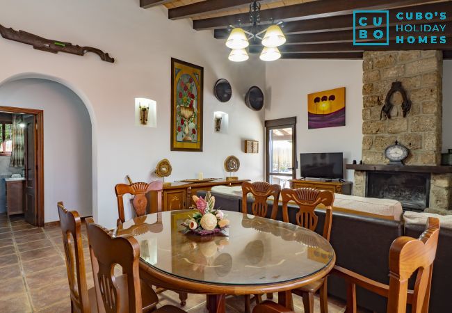 Casa rural en Alhaurin de la Torre - Cubo's Finca la Encina Casa rural en Alhaurin de la Torre - Cubo's Finca la Encina