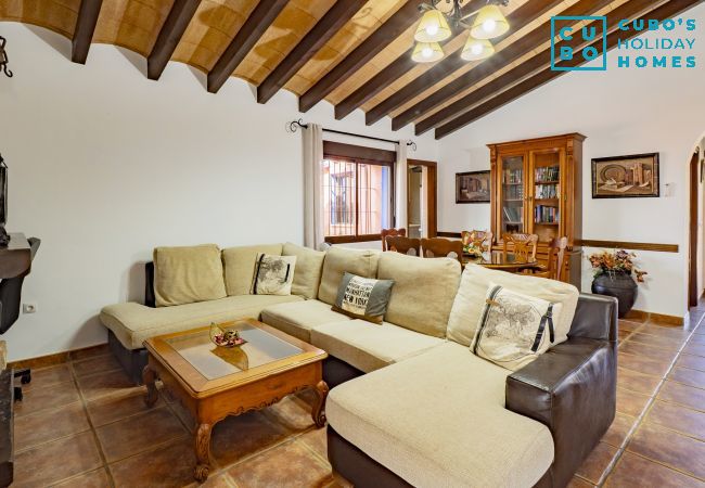 Casa rural en Alhaurin de la Torre - Cubo's Finca la Encina Casa rural en Alhaurin de la Torre - Cubo's Finca la Encina