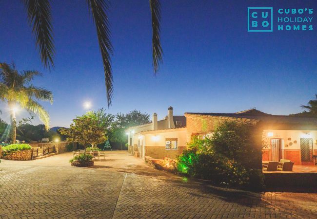 Casa rural en Alhaurín el Grande - Cubo's Finca Los Magnolios Casa rural en Alhaurín el Grande - Cubo's Finca Los Magnolios