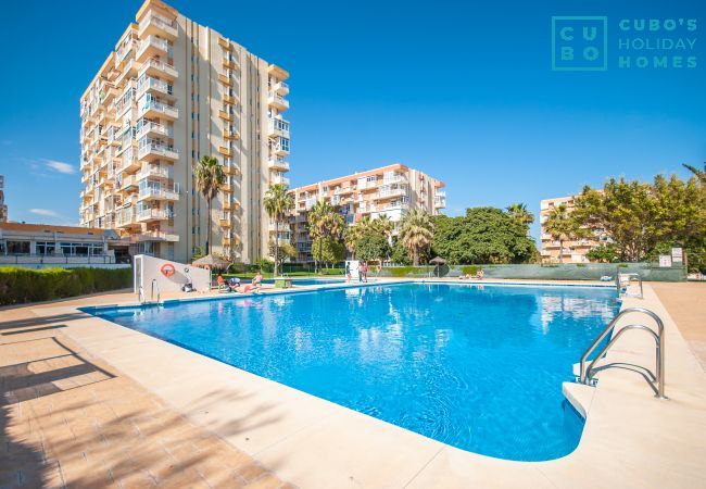 Piscina comunitaria de este apartamento en Benalmádena