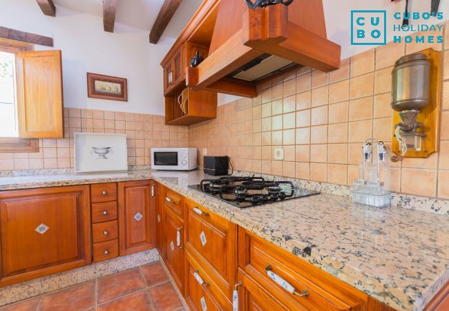 Cocina de este apartamento rural en Mijas Pueblo