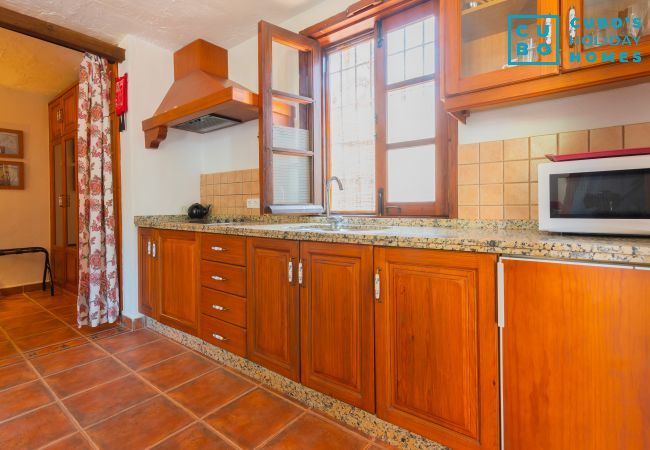 Cocina de este apartamento rural en Mijas Pueblo