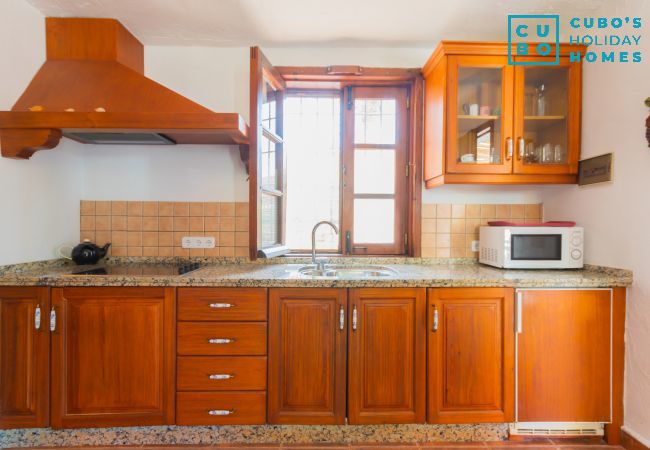 Cocina de este apartamento rural en Mijas Pueblo