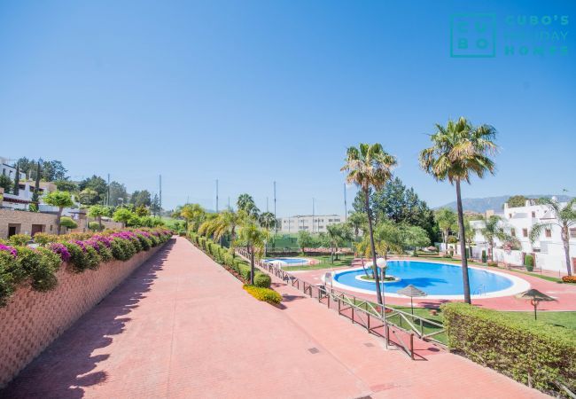 Piscina comunitaria de este apartamento en la Cala de Mijas