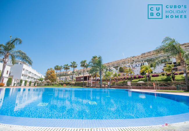 Piscina comunitaria de este apartamento en la Cala de Mijas