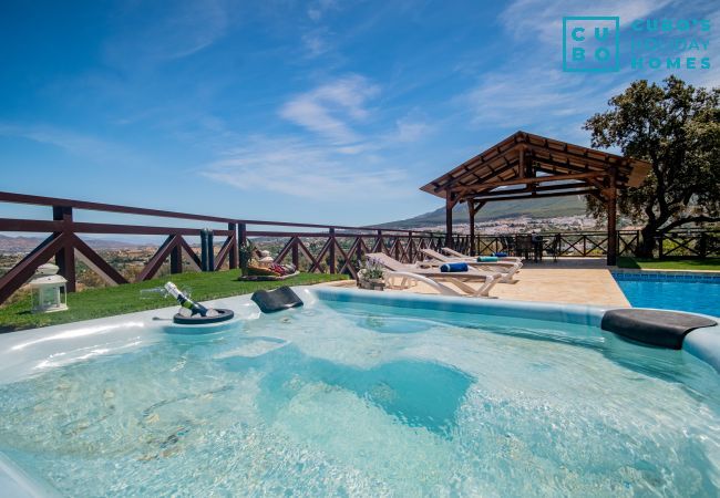 Jacuzzi de esta villa en Alhaurín el Grande