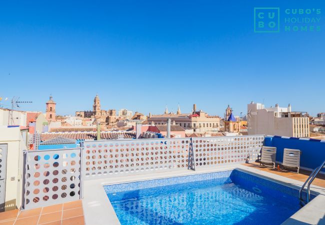 Piscina de este Apartamento en el Centro de Málaga