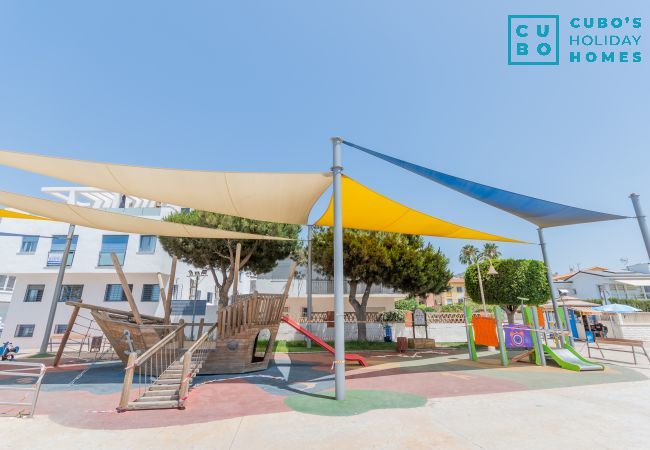 Parque para niños cercano a este apartamento en el Rincón de la Victoria