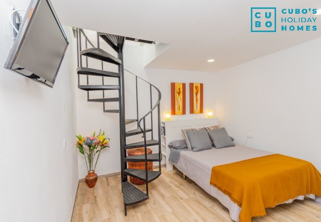 Dormitorio para parejas de este apartamento en el Rincón de la Victoria