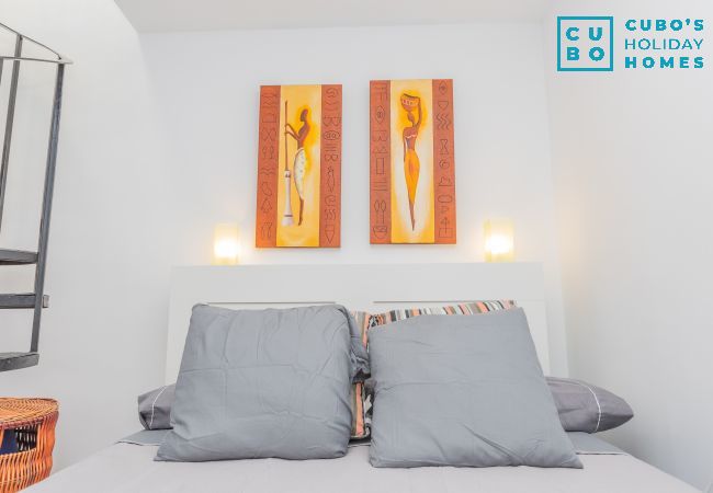 Dormitorio para parejas de este apartamento en el Rincón de la Victoria