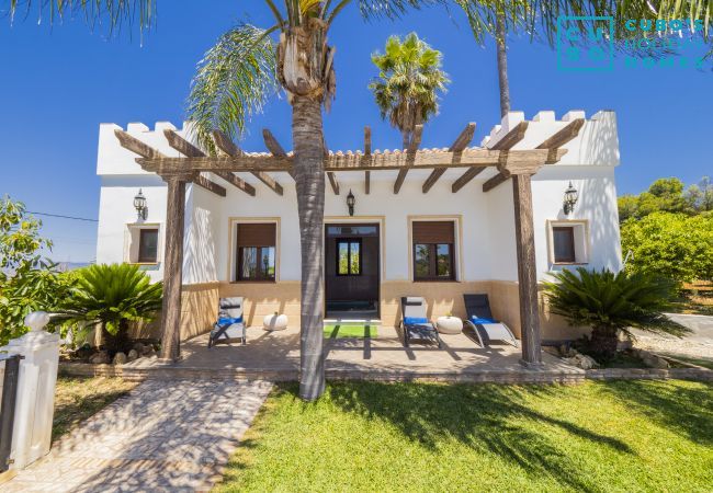 Villa en Alhaurín el Grande - Cubo's Villa Huerta de las Rosas Villa en Alhaurín el Grande - Cubo's Villa Huerta de las Rosas