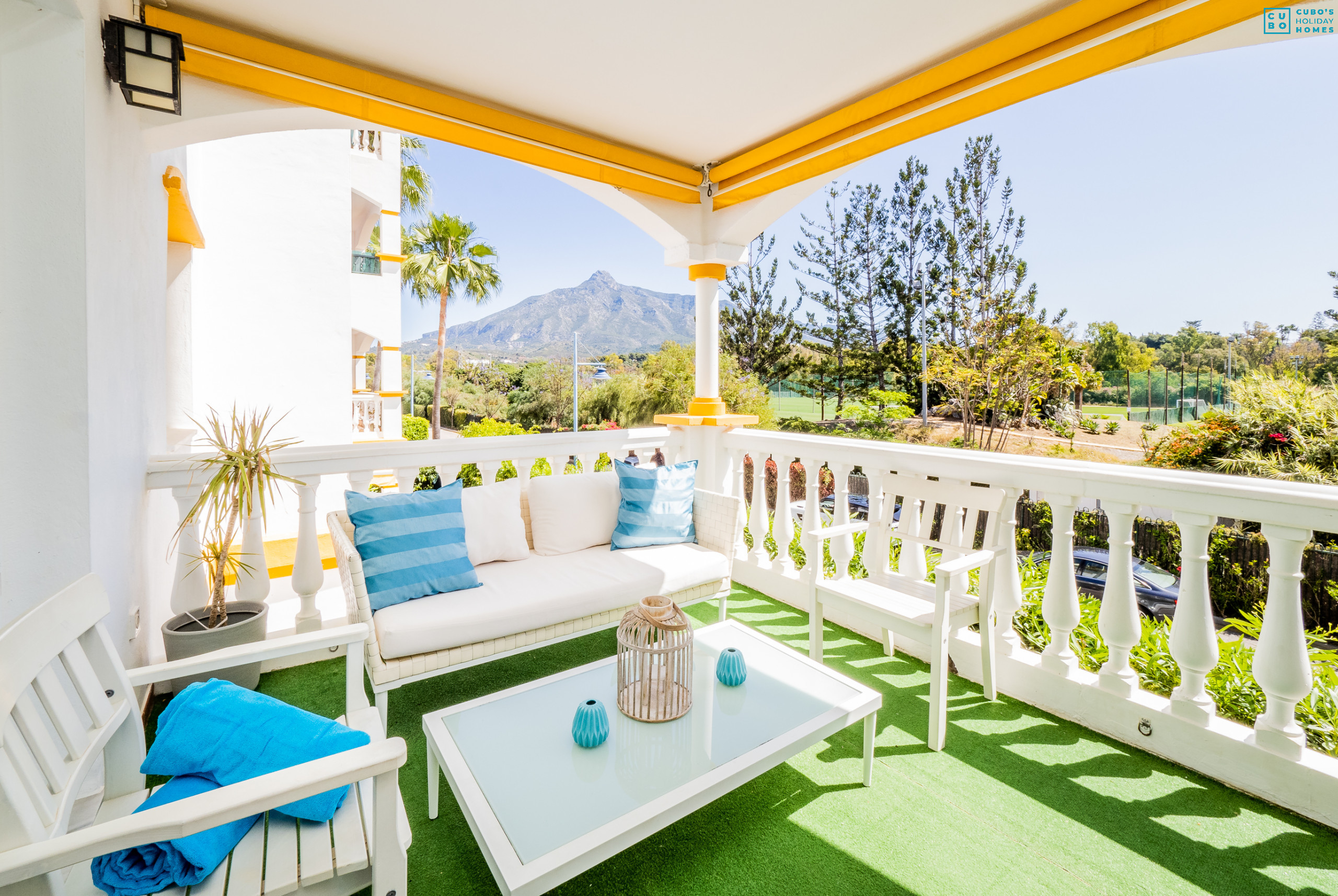 Terraza de este apartamento en Los Naranjos (Marbella)