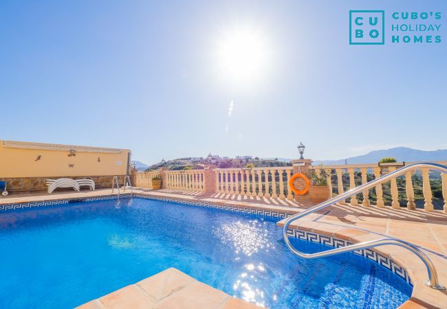 Piscina de esta casa en Sierra Gorda, Coín