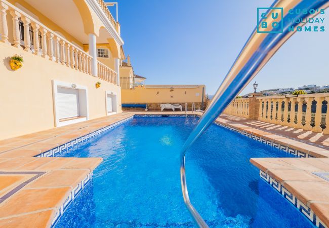 Piscina de esta casa en Sierra Gorda, Coín