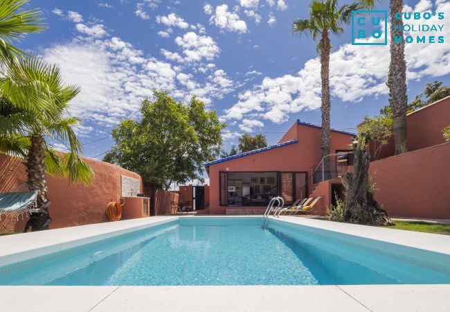 Piscina privada de esta finca en Alhaurín el Grande