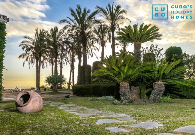 Jardín de esta villa de lujo en Málaga 