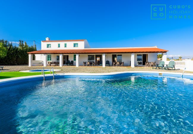 Estudio en Cártama | Cubo's Holiday Homes Terraza de este estudio en Cártama