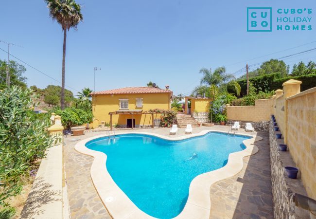 piscina de la casa rural Cruz de Piedra y zonas exteriores 