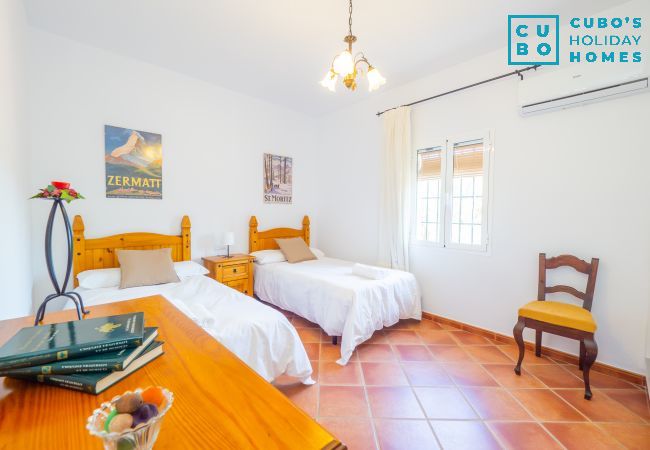 Casa rural en Alhaurín el Grande - Cubo's Finca Los Acebuches Casa rural en Alhaurín el Grande - Cubo's Finca Los Acebuches