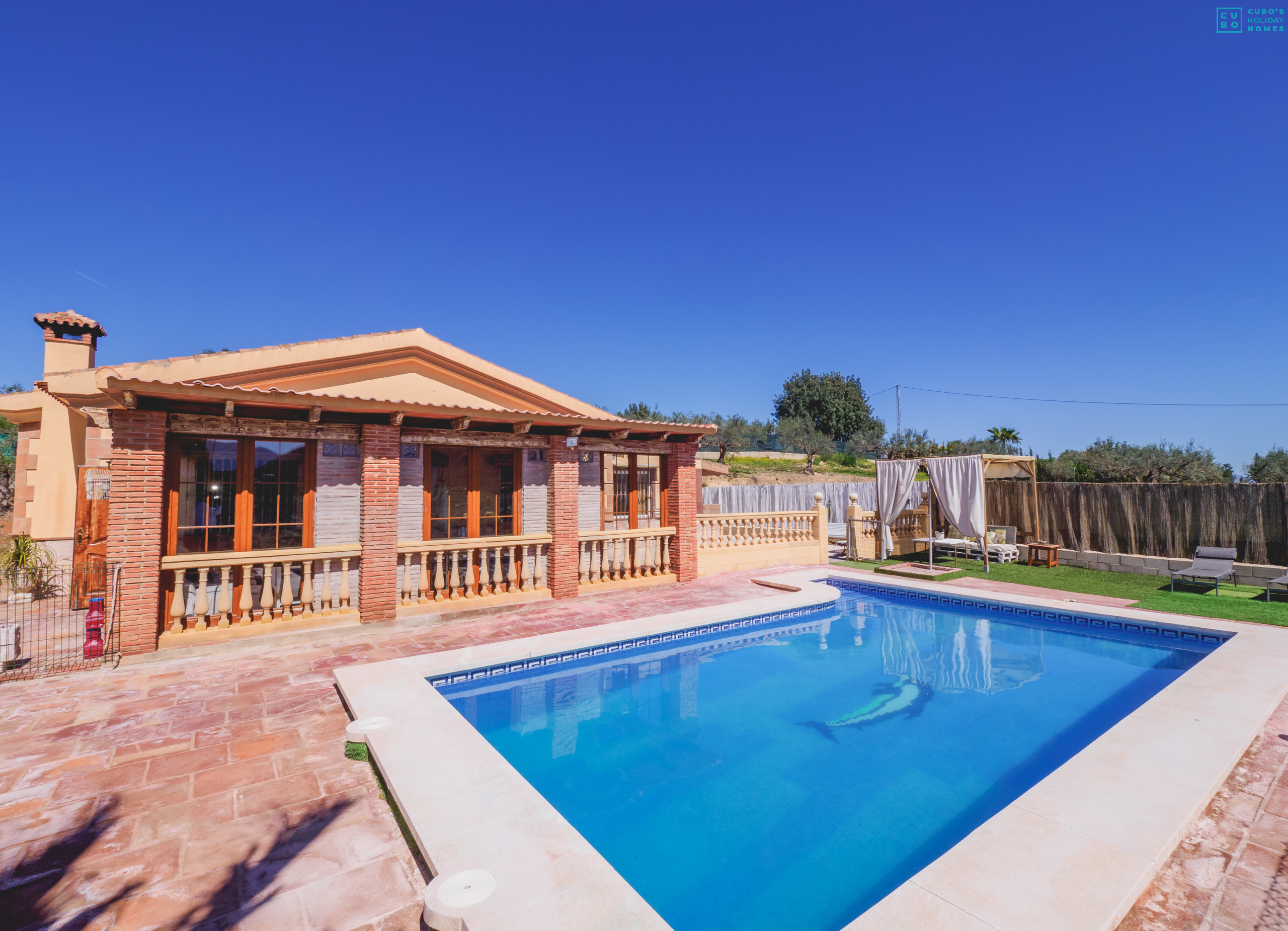 Piscina privada de alojamiento rural en Alhaurín el Grande