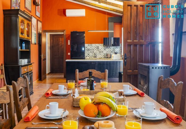 Casa rural en Alcalá del Valle - Cubo's Casa Rural Hacienda El Baldio Casa rural en Alcalá del Valle - Cubo's Casa Rural Hacienda El Baldio