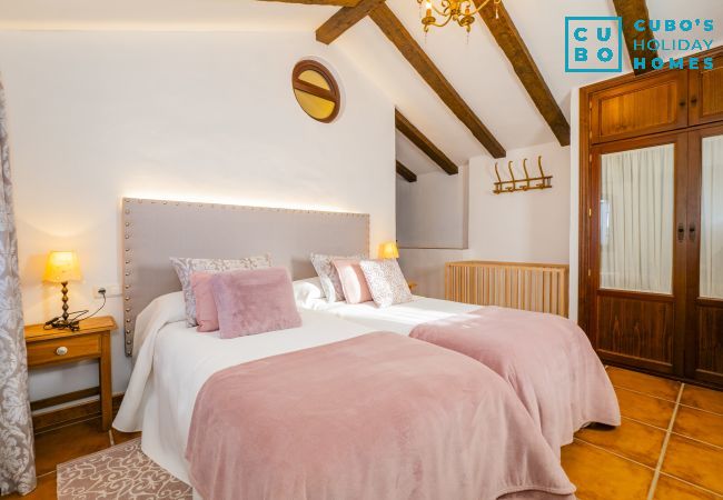 Casa rural en Alcalá del Valle - Cubo's Casa Rural Hacienda El Baldio Casa rural en Alcalá del Valle - Cubo's Casa Rural Hacienda El Baldio