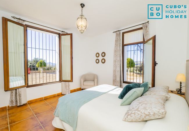 Casa rural en Alcalá del Valle - Cubo's Casa Rural Hacienda El Baldio Casa rural en Alcalá del Valle - Cubo's Casa Rural Hacienda El Baldio