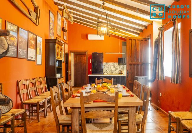 Casa rural en Alcalá del Valle - Cubo's Casa Rural Hacienda El Baldio Casa rural en Alcalá del Valle - Cubo's Casa Rural Hacienda El Baldio