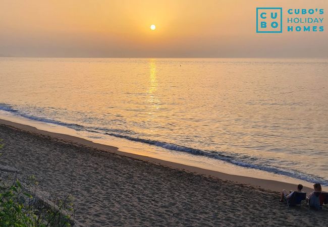 Apartamento en Mijas Costa - Cubo's El Faro Beach Apartment with Pool Apartamento en Mijas Costa - Cubo's El Faro Beach Apartment with Pool