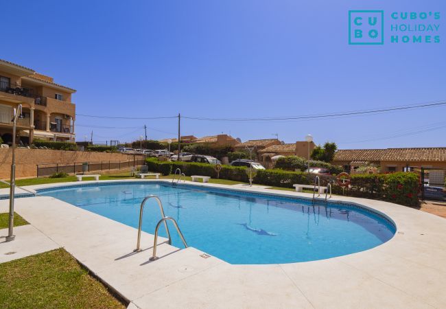Apartamento en Mijas Costa - Cubo's El Faro Beach Apartment with Pool Apartamento en Mijas Costa - Cubo's El Faro Beach Apartment with Pool