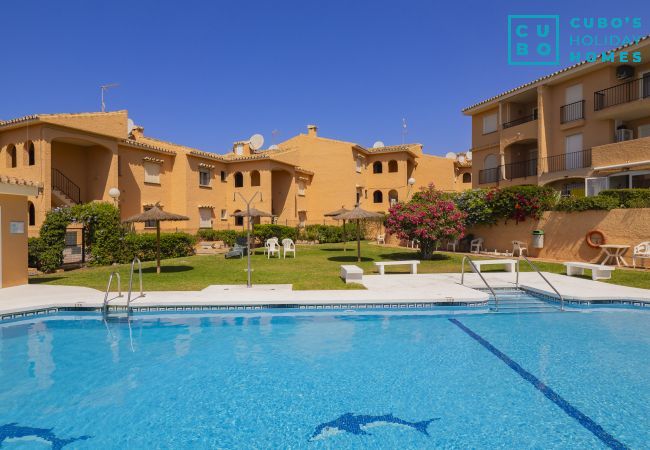 Apartamento en Mijas Costa - Cubo's El Faro Beach Apartment with Pool Apartamento en Mijas Costa - Cubo's El Faro Beach Apartment with Pool