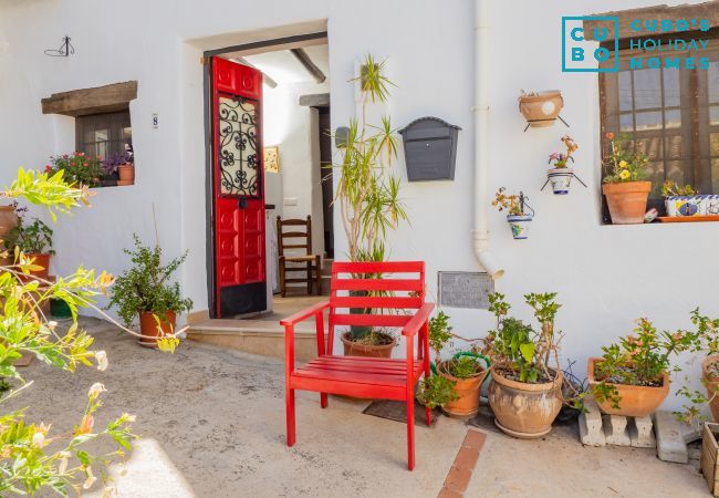 Encantadora casa en el casco de Sedella en la Axarquia.