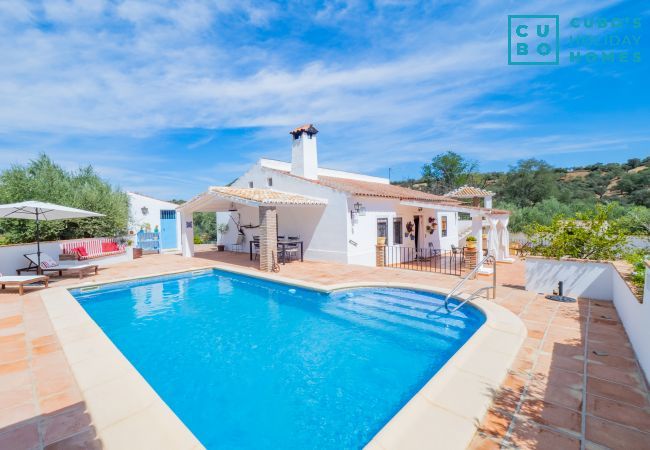 Casa rural vacacional con piscina para 7 personas en Adamuz (Córdoba)