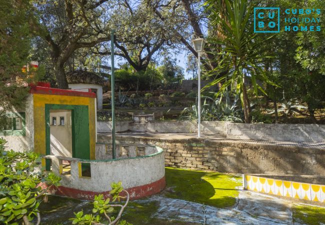 Casa rural en Guillena - Cubo's Quinta de los Cisnes & minigolf included