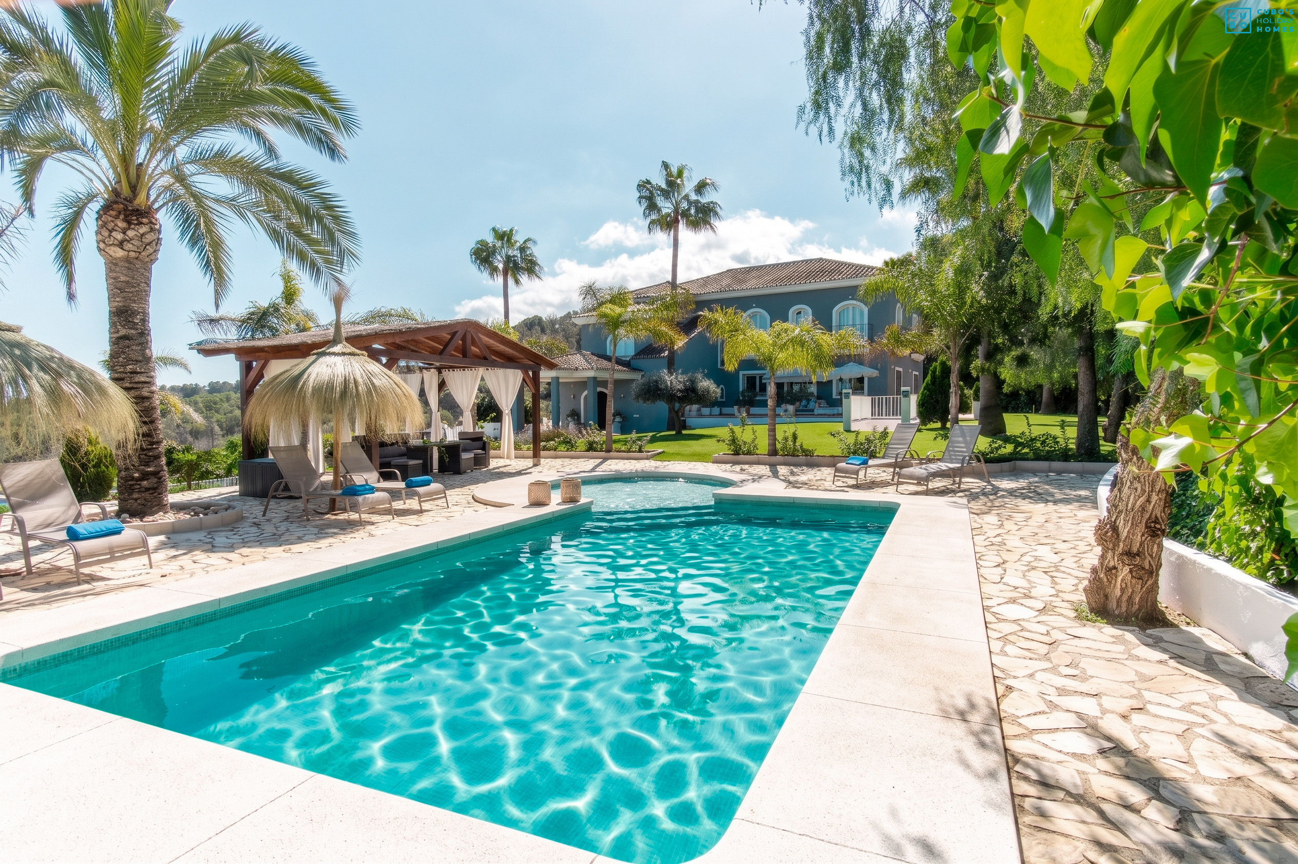 Villa vacacional con piscina en Coín ideal para vacaciones de verano en Málaga