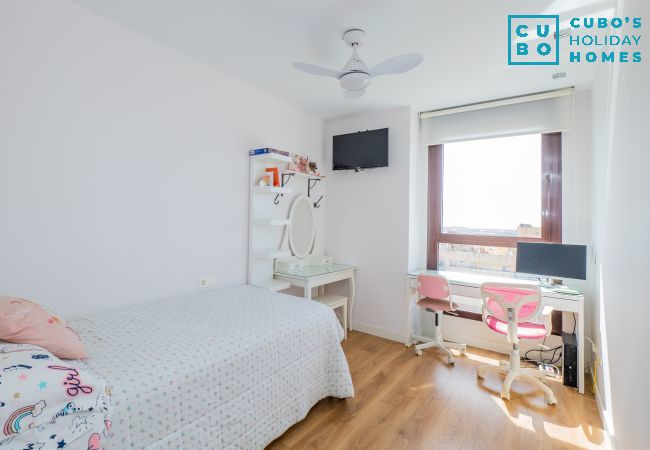 Apartamento en Málaga - Cubo's Apartamento Teatinos & Parking