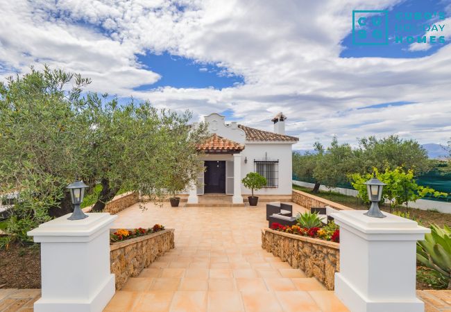 Casa rural en Alhaurín el Grande - Cubo's La Luz del Valle Rural House Casa rural en Alhaurín el Grande - Cubo's La Luz del Valle Rural House