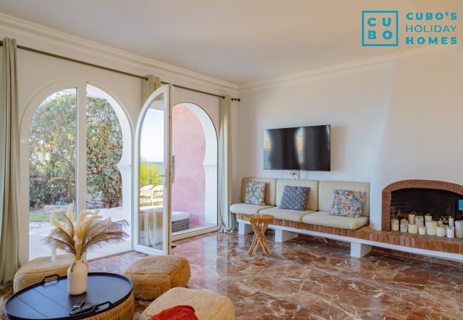 Villa en Mijas Costa - Cubo's Beachfront Villa Khayyam Villa en Mijas Costa - Cubo's Beachfront Villa Khayyam