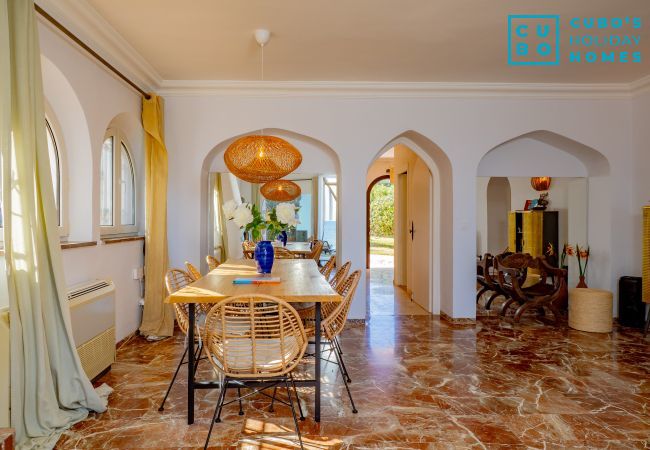 Villa en Mijas Costa - Cubo's Beachfront Villa Khayyam Villa en Mijas Costa - Cubo's Beachfront Villa Khayyam