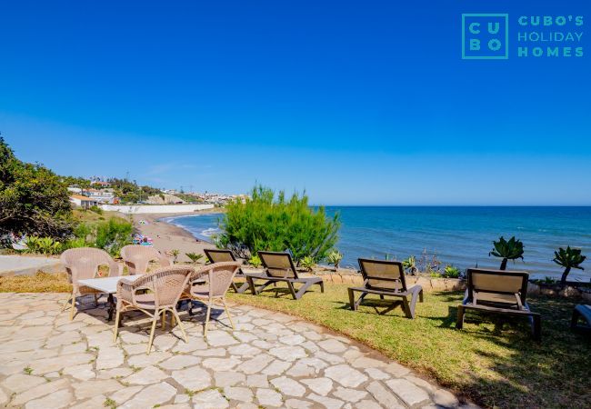 Villa en Mijas Costa - Cubo's Beachfront Villa Khayyam Villa en Mijas Costa - Cubo's Beachfront Villa Khayyam