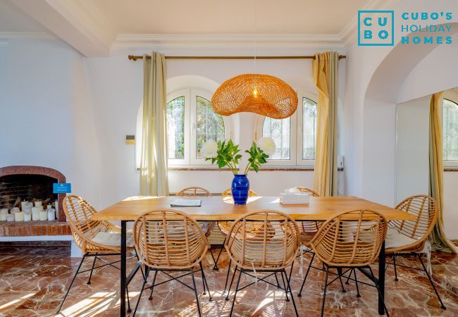 Villa en Mijas Costa - Cubo's Beachfront Villa Khayyam Villa en Mijas Costa - Cubo's Beachfront Villa Khayyam